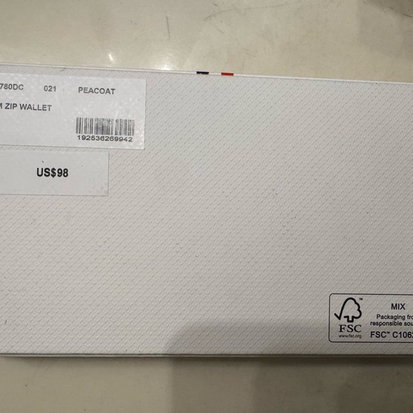 Lacoste authentic women’s wallet - Picture 8 of 8